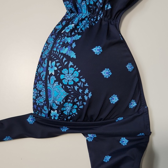 Brand new Blue Patterned Bikini Top - Picture 4 of 5